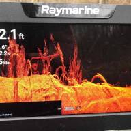 Element 12 HV - 12&quot; екран, ехолот CHIRP, 3D HyperVision, Wi-Fi, GPS, датчик на транець HV-100+ - Element 12 HV - 12" екран, ехолот CHIRP, 3D HyperVision, Wi-Fi, GPS, датчик на транець HV-100+
